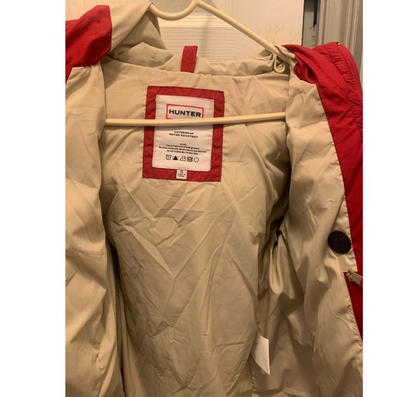 HUNTER Red Puffer Coat w/ Real Fox Fur Trim (Detachable) | Size S | Pre-Owned - Picture 10 of 14